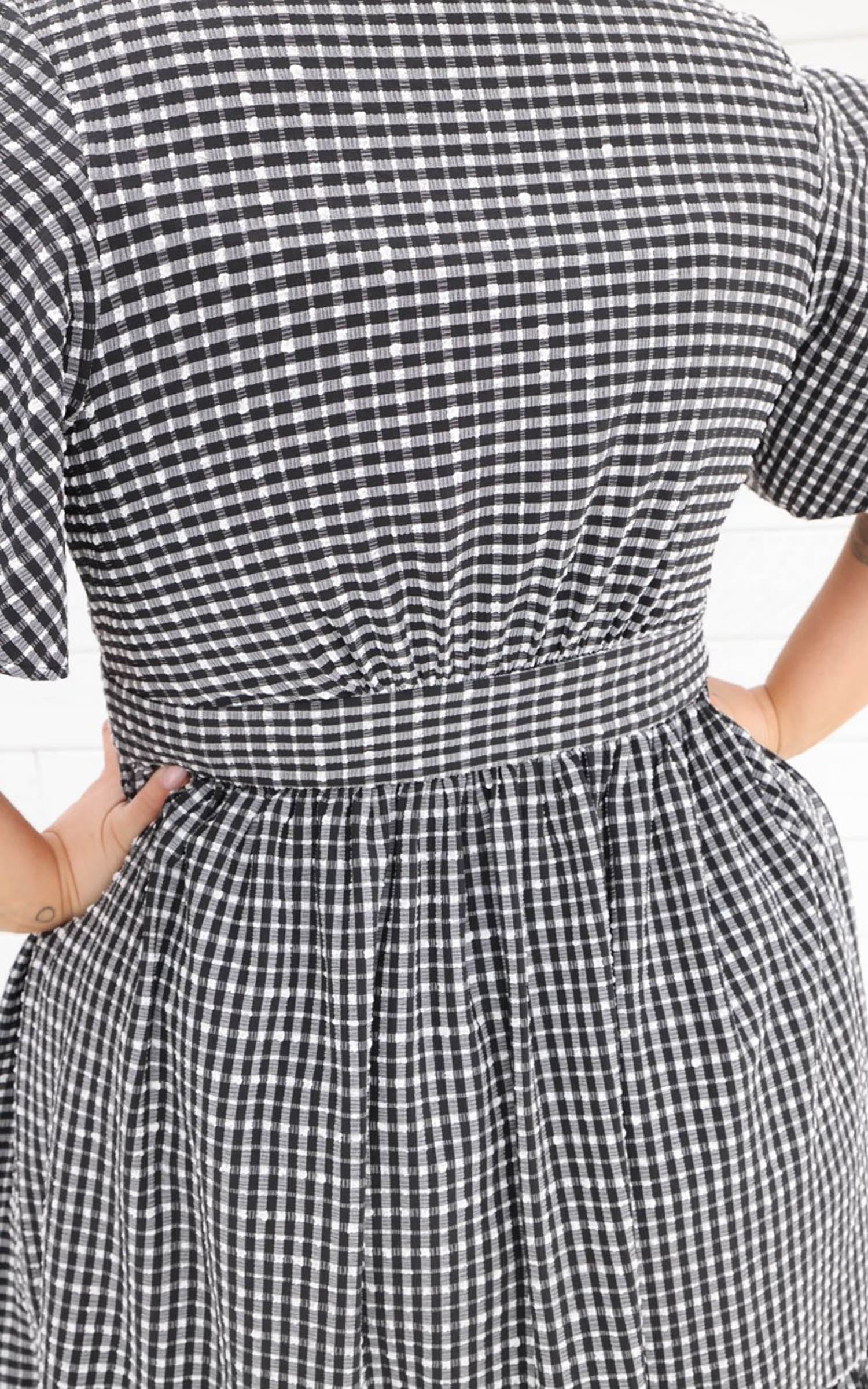 Lilly Cover Up in Black & White - Image 3