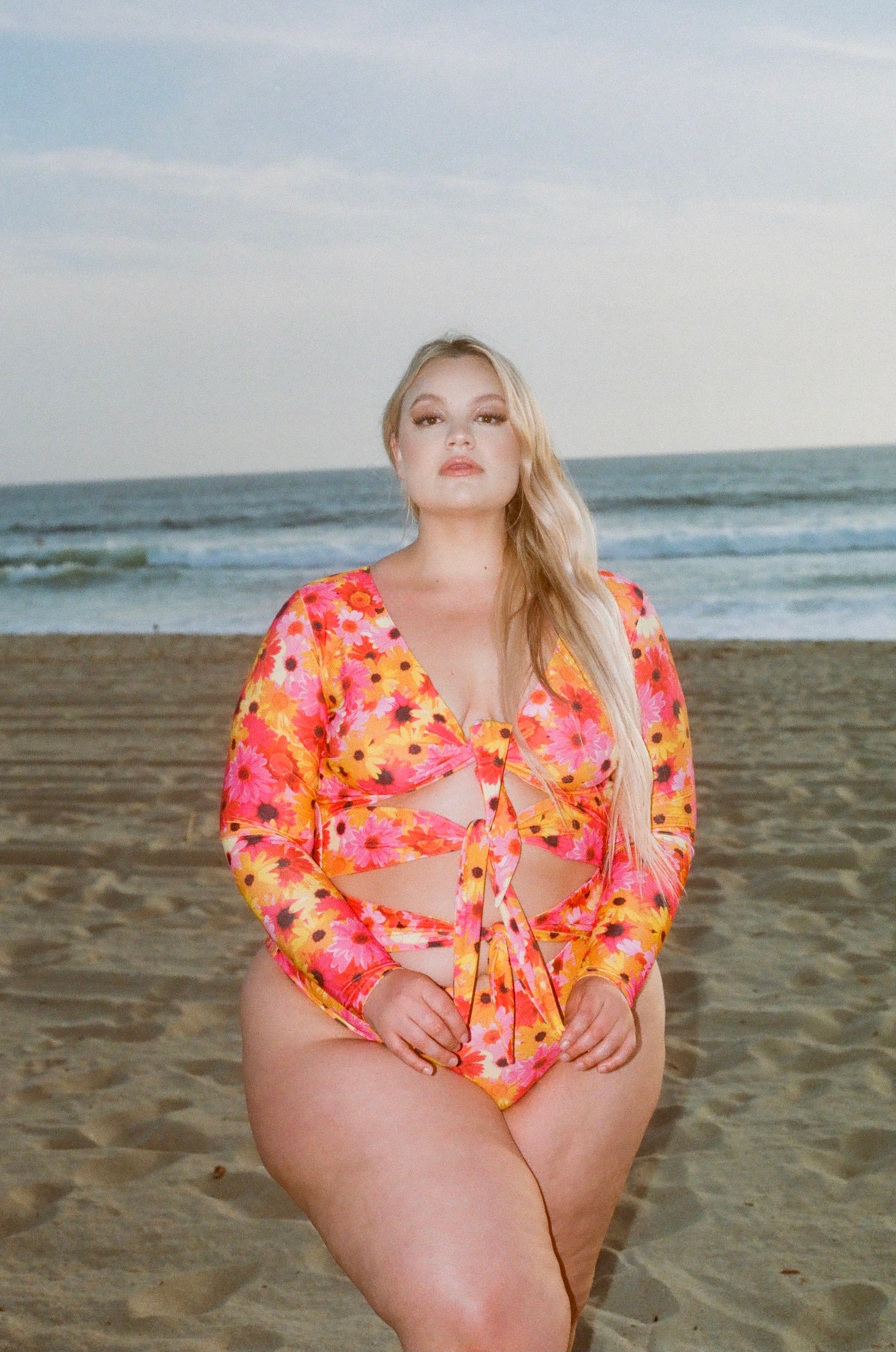 Long Sleeve Goddess in Pink Daisy - Image 3