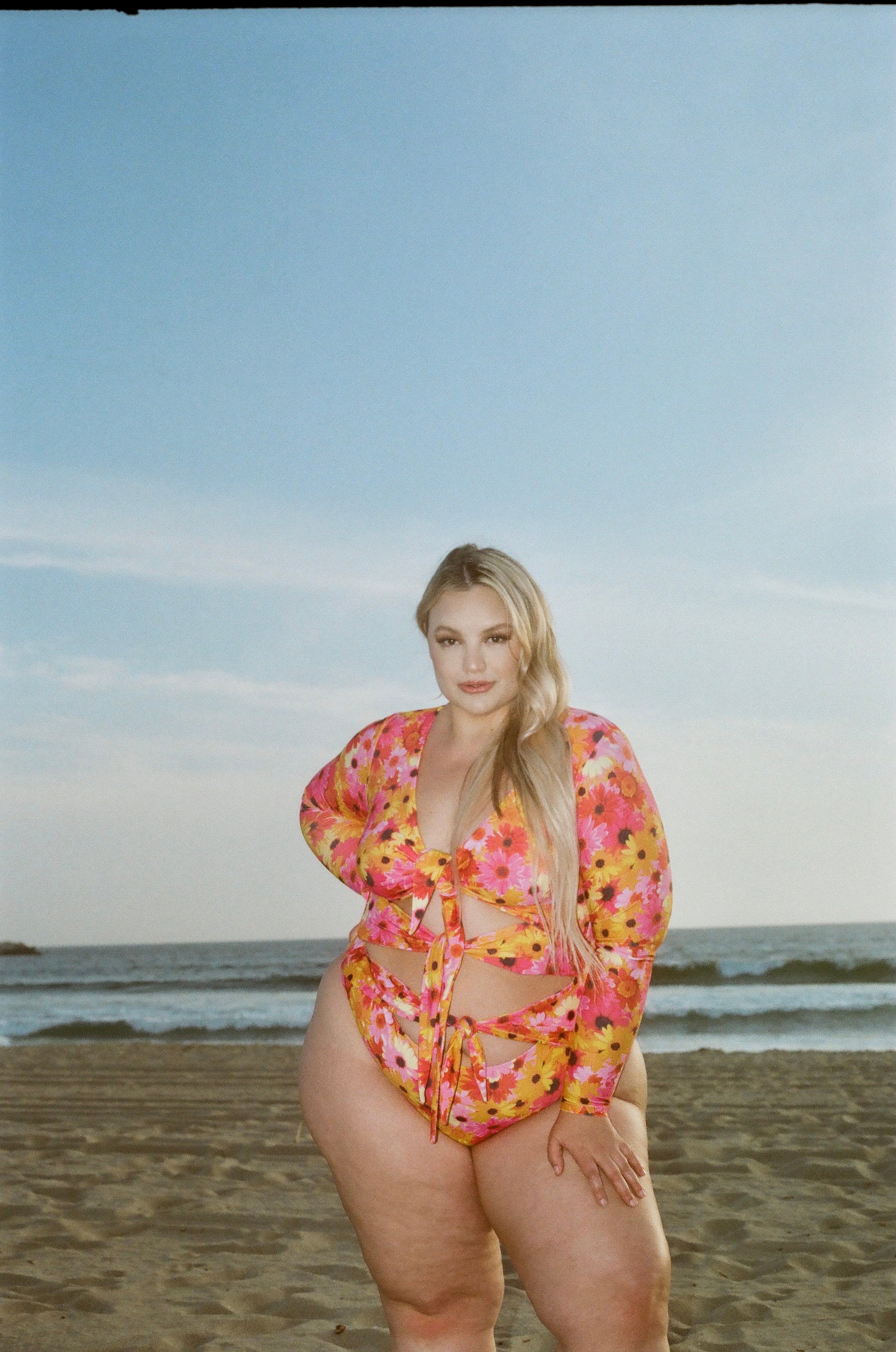 Long Sleeve Goddess in Pink Daisy - Image 5