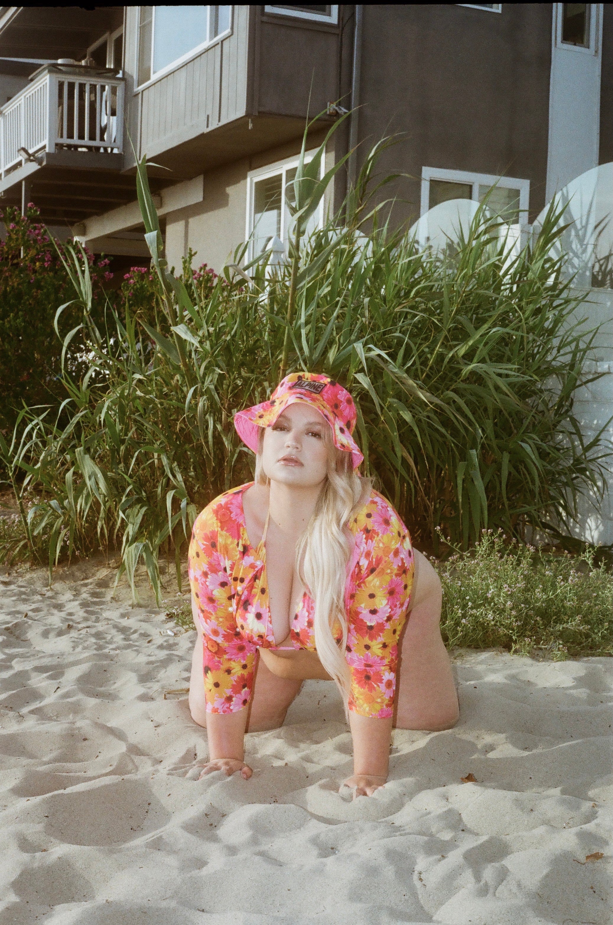 The Campbell Cardigan in Pink Daisy - Image 3